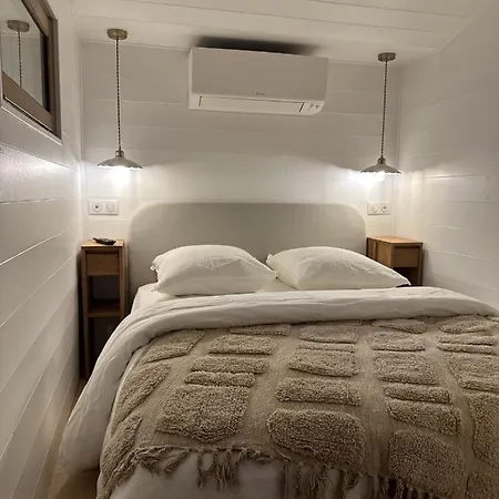 Le Du Lys Avec Bain Scandinave Insolys * Gouvieux